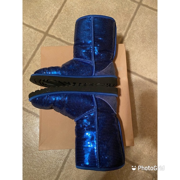 🎉Host Pick🎉 UGG Womens Classic Sparkles Blue Sequin Boots US 7 - Picture 8 of 9